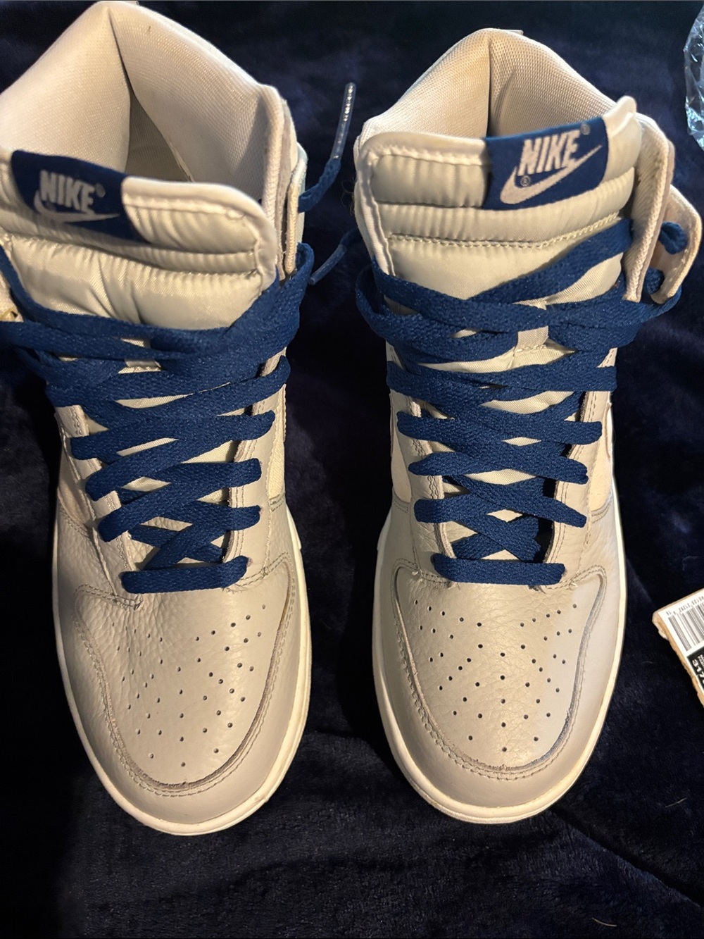Nike dunk High Sneakers (2011) in white / white and grey rare to find blue laces